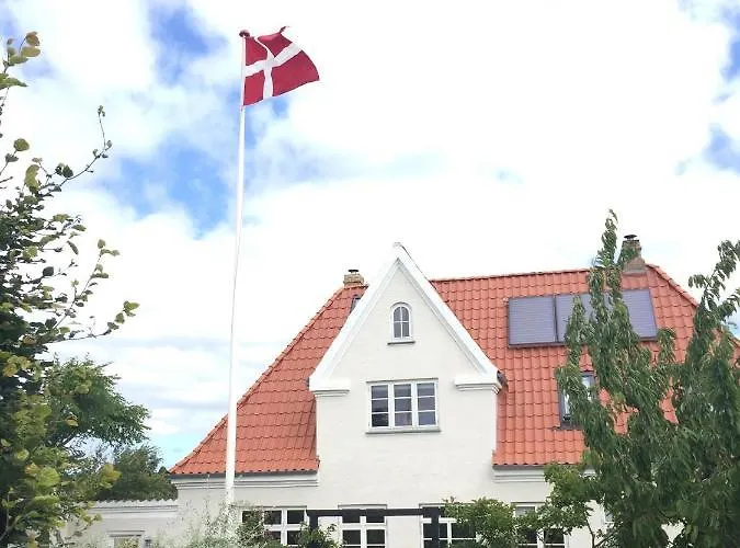 לינה וארוחת בוקר Thuroe